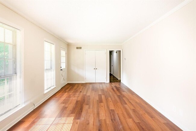 Foto del edificio - 3701 Joslyn St