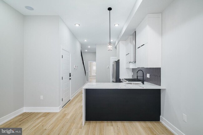 Foto del edificio - 1341 N Randolph St