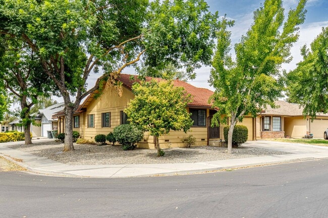 Building Photo - 3521 Akeby Dr
