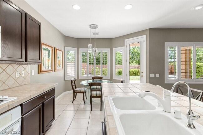 Foto del edificio - 3552 Ridge Meadow St