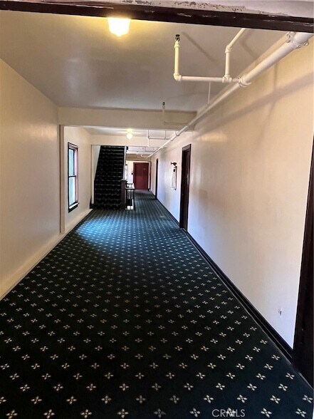Foto del edificio - 2121 James M Wood Blvd