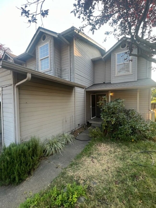 Building Photo - 600-602 Scenic Dr