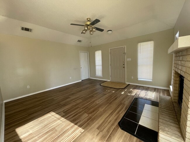 Building Photo - 2303 Purser Dr
