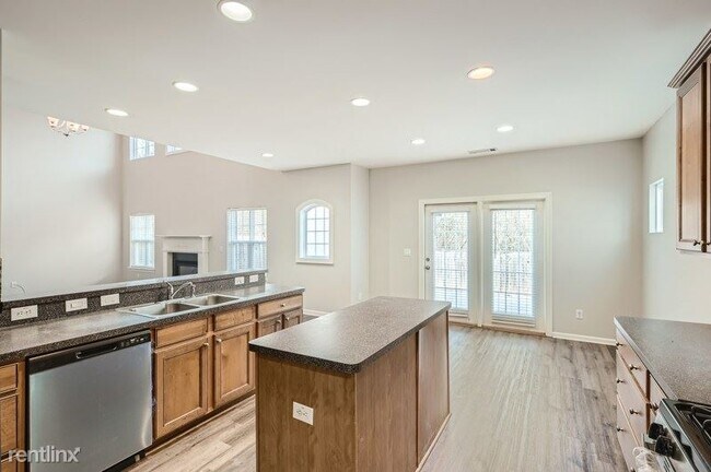 Building Photo - 4 br, 3 bath House - 9367 Opal Dr UNIT