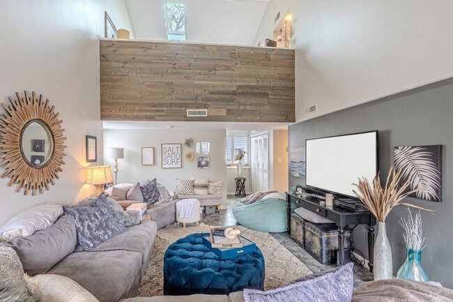 Building Photo - 137 Cordillo Pkwy