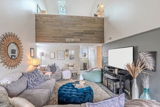 Building Photo - 137 Cordillo Pkwy