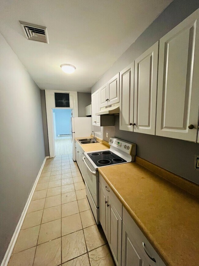 Foto del edificio - Beautiful 2 Bed - 1 Bath Apartment in Center Square, Albany.