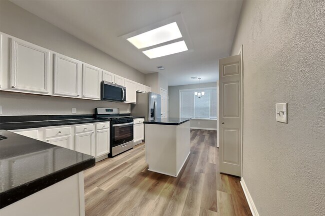 Foto del edificio - 14422 Bladenboro Dr