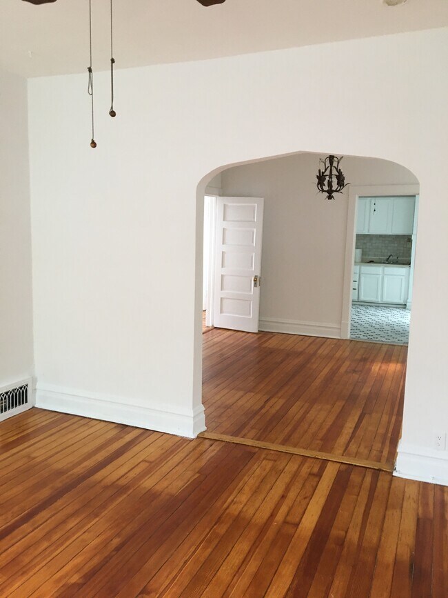 Foto del edificio - 8651 Ferris Ave