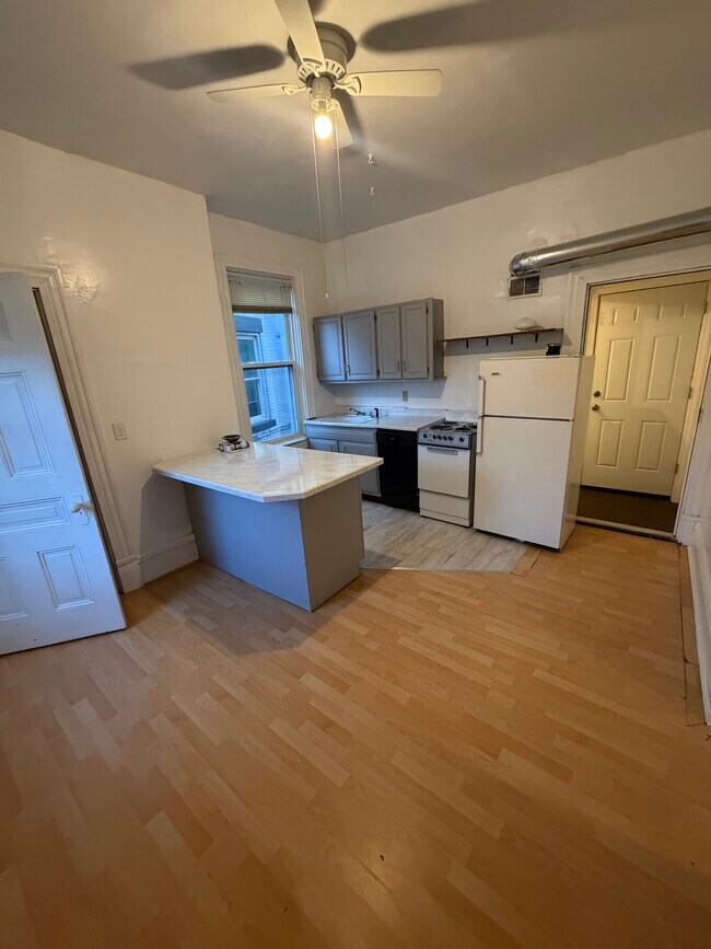 Foto del edificio - 351 Stratford Ave