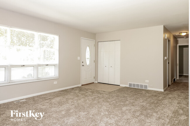 Building Photo - 35W715 Crispin Dr
