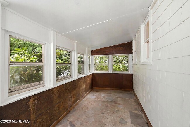 Foto del edificio - 1208 Maplewood Rd