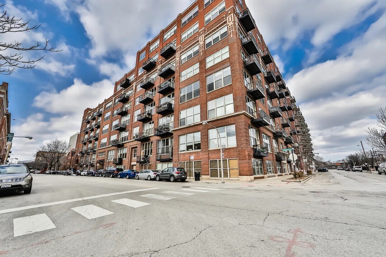 Primary Photo - 1500 W Monroe St