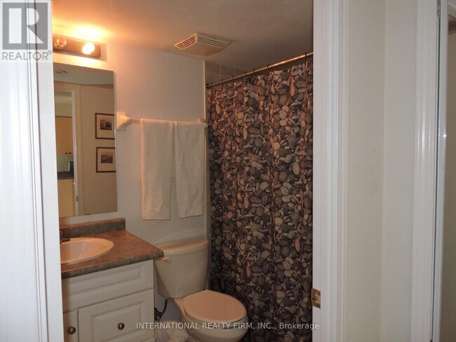 Photo du bâtiment - 4620-4620 Guildwood Way