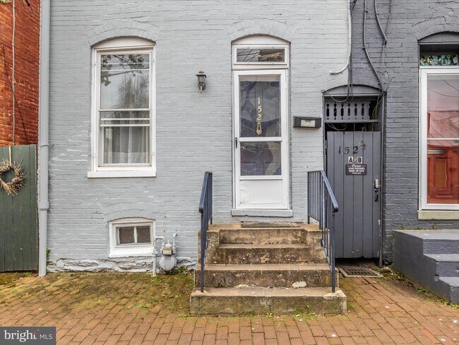 Building Photo - 152 W All Saints St