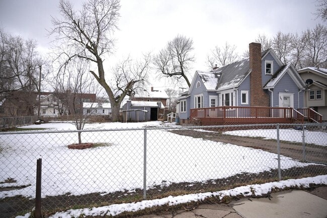 Photo - 2441 Templeton St House