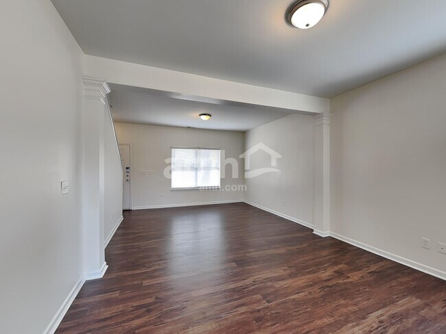 Foto del edificio - 267 Flanders Dr