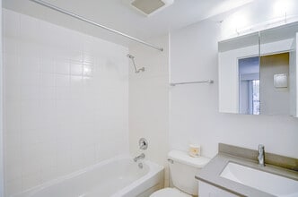 Building Photo - 1848 W 3rd Ave