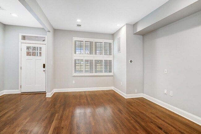 Building Photo - Perfect 3 Bedroom Row Home in Petworth - Petfriendly!