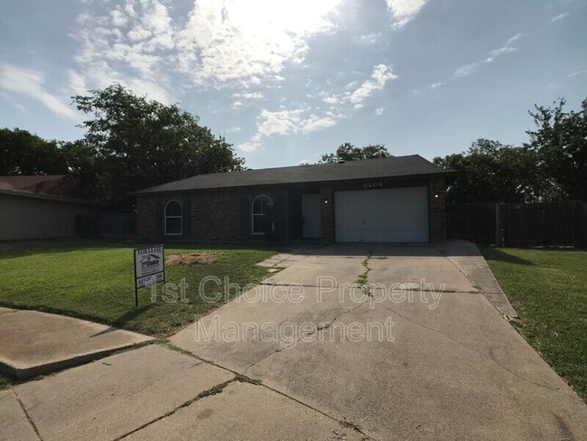 Building Photo - 5204 Dunson Dr