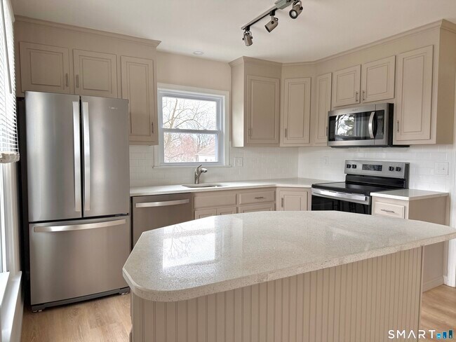 Foto del edificio - 194 High Ridge Ave