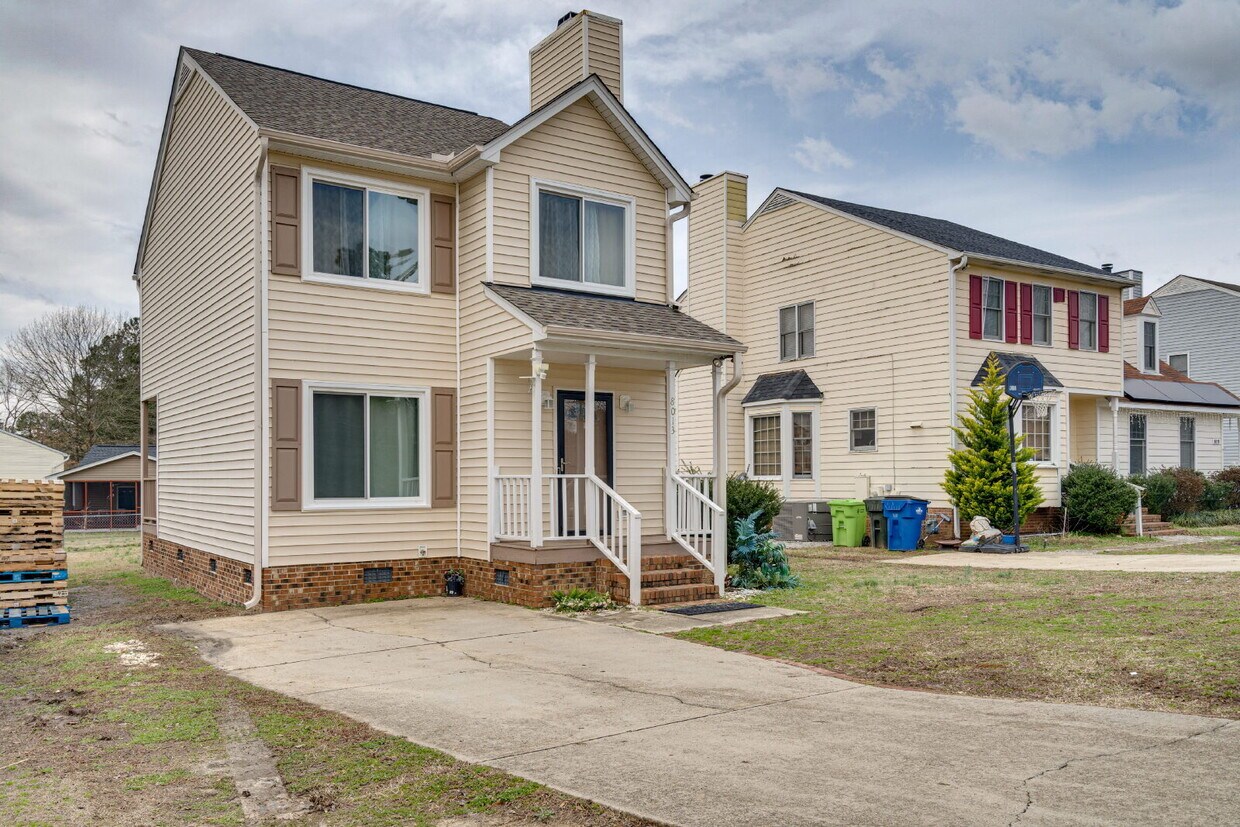 Primary Photo - Charming 3-Bed Home near WRAL Soccer Park