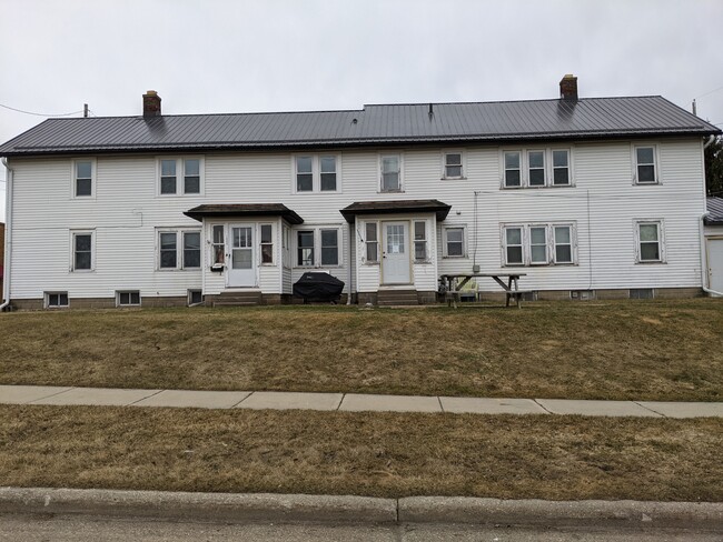 Front of building - 1007 9th Ave