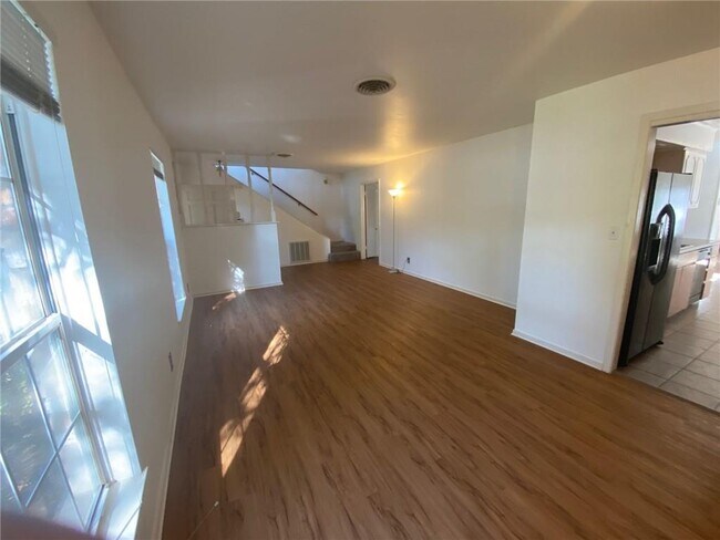 Foto del edificio - 7501 Shoal Creek Blvd