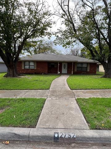 Foto principal - 2752 Groveridge Dr
