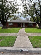 Building Photo - 2752 Groveridge Dr