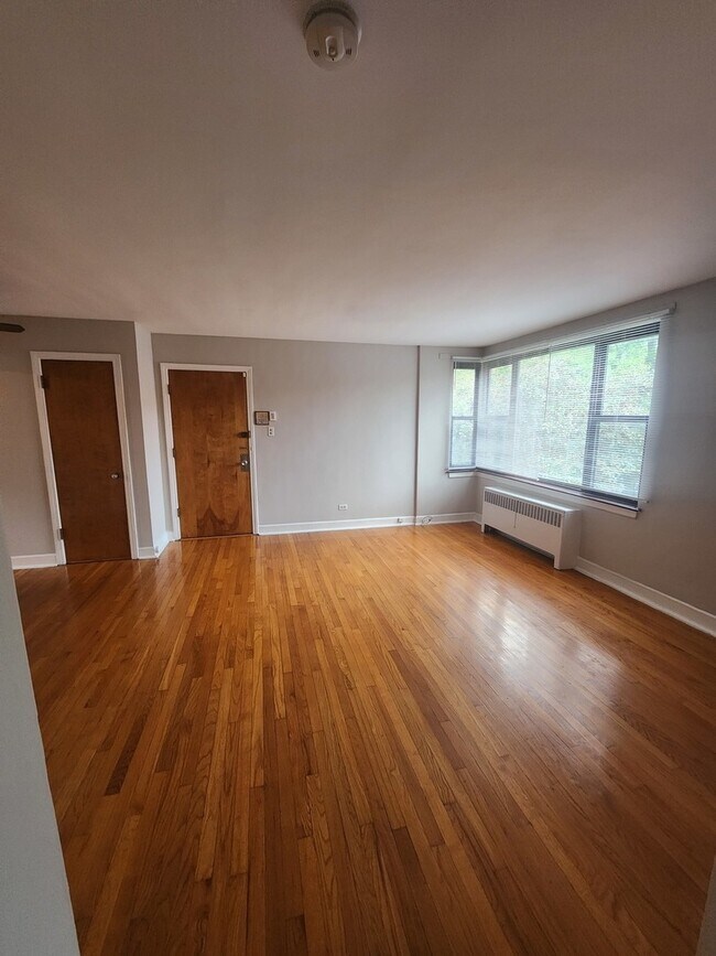Foto del edificio - 7363 N Winchester Ave