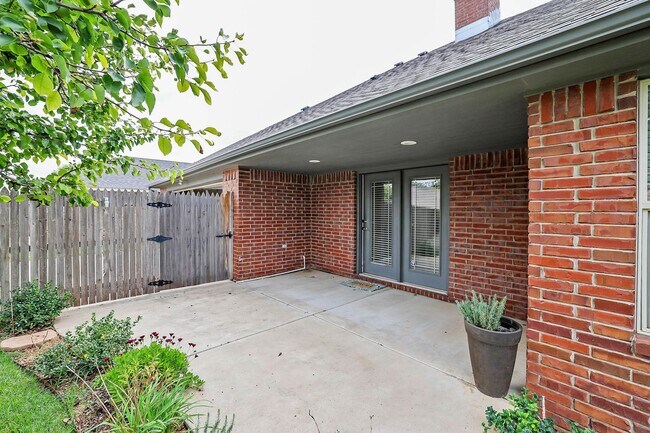 Foto del edificio - 6802 Thunder Rd
