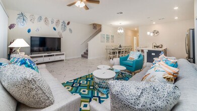 Building Photo - 8979 Stinger Dr