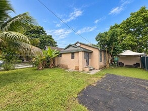 Building Photo - 7560 NE Miami Ct
