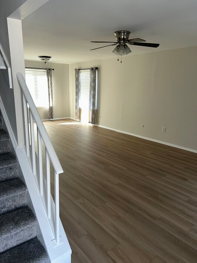 Foto del edificio - 232 Fir Tree Ct