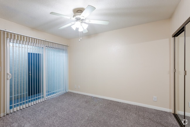 3HAB, 2BA - 1,200 ft² - Summer Crest Apartments