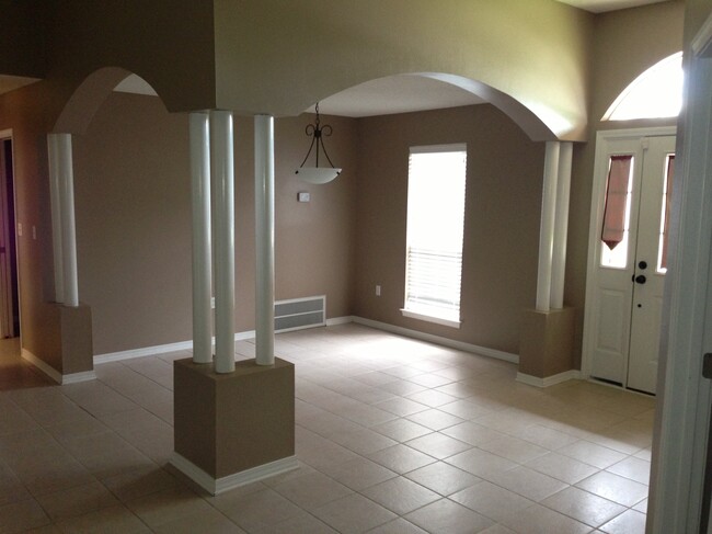 Building Photo - 607 Affirmed Ct