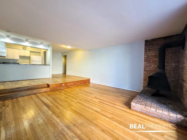Building Photo - 2 bedroom in CHICAGO IL 60610