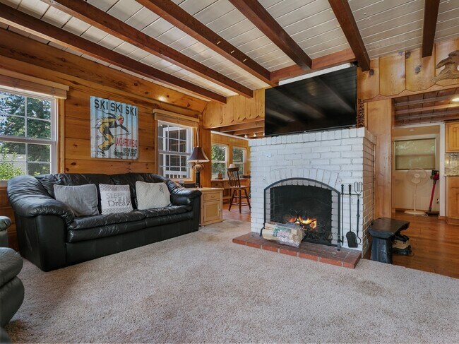 Building Photo - 28816 Cedar Dr