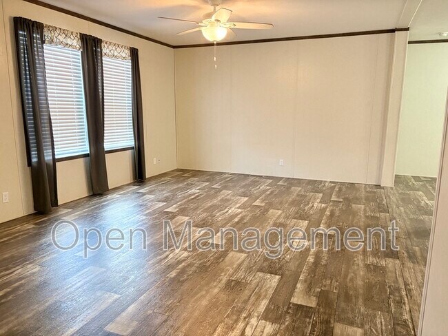 Foto del edificio - 825 1st Ave E