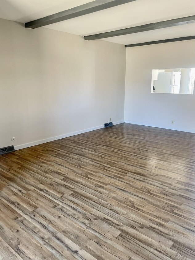 2020 Glendale Rd, Salina, KS 67401 Townhome Rentals in Salina KS