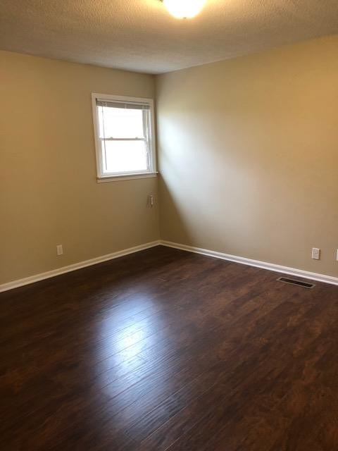 Building Photo - 1306 Diuguid Dr