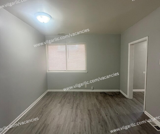 Foto del edificio - 4842 Northcote Ave