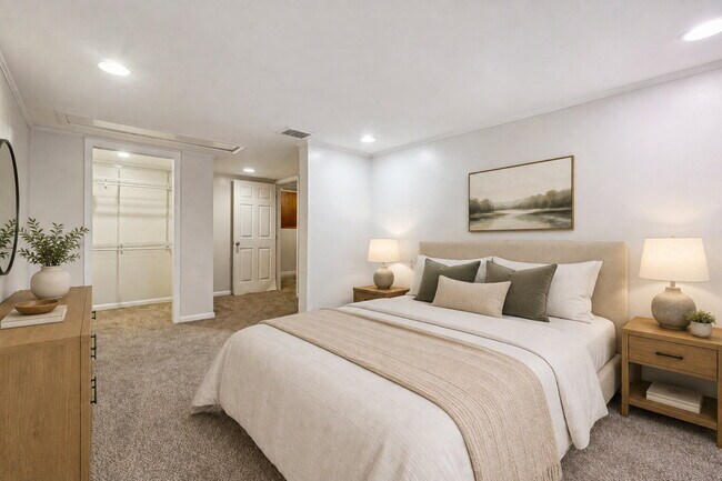 Foto del edificio - 2071/2073 E Roxboro Rd