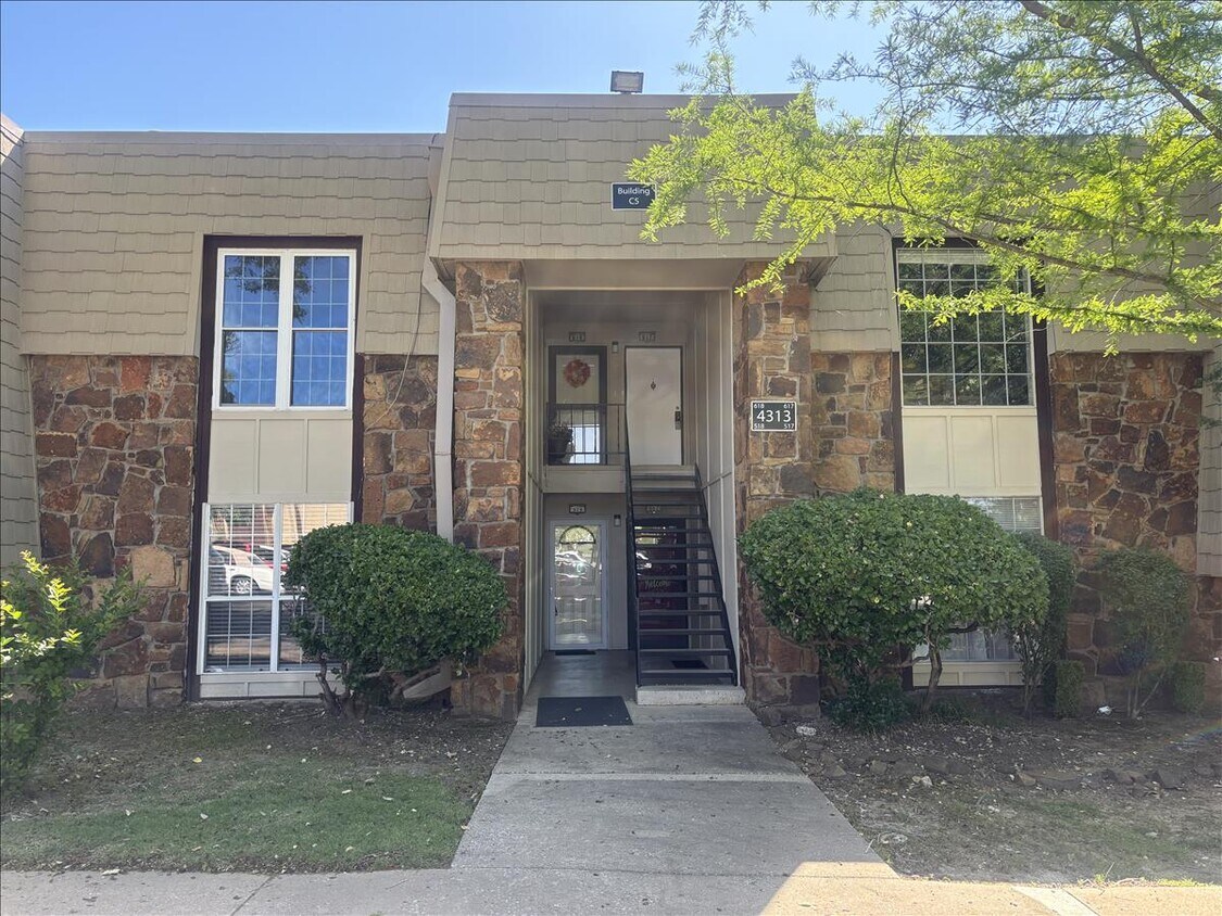 Foto principal - 4313 E 68th St