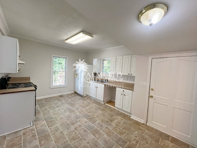 Foto del edificio - 823 Silver Ave