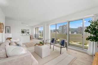 Building Photo - 2085 Ala Wai Blvd