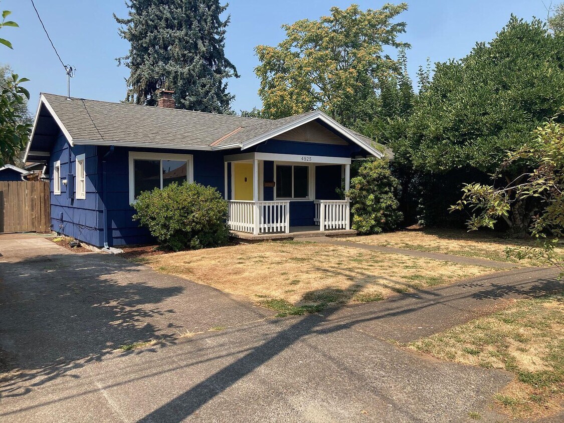 Primary Photo - 4525 NE 85th Ave