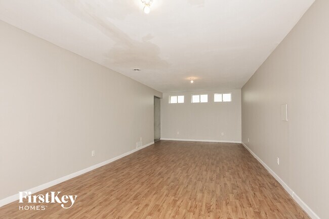Building Photo - 1405 Sportsmans Ct