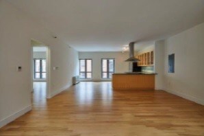Foto principal - 215 Front St